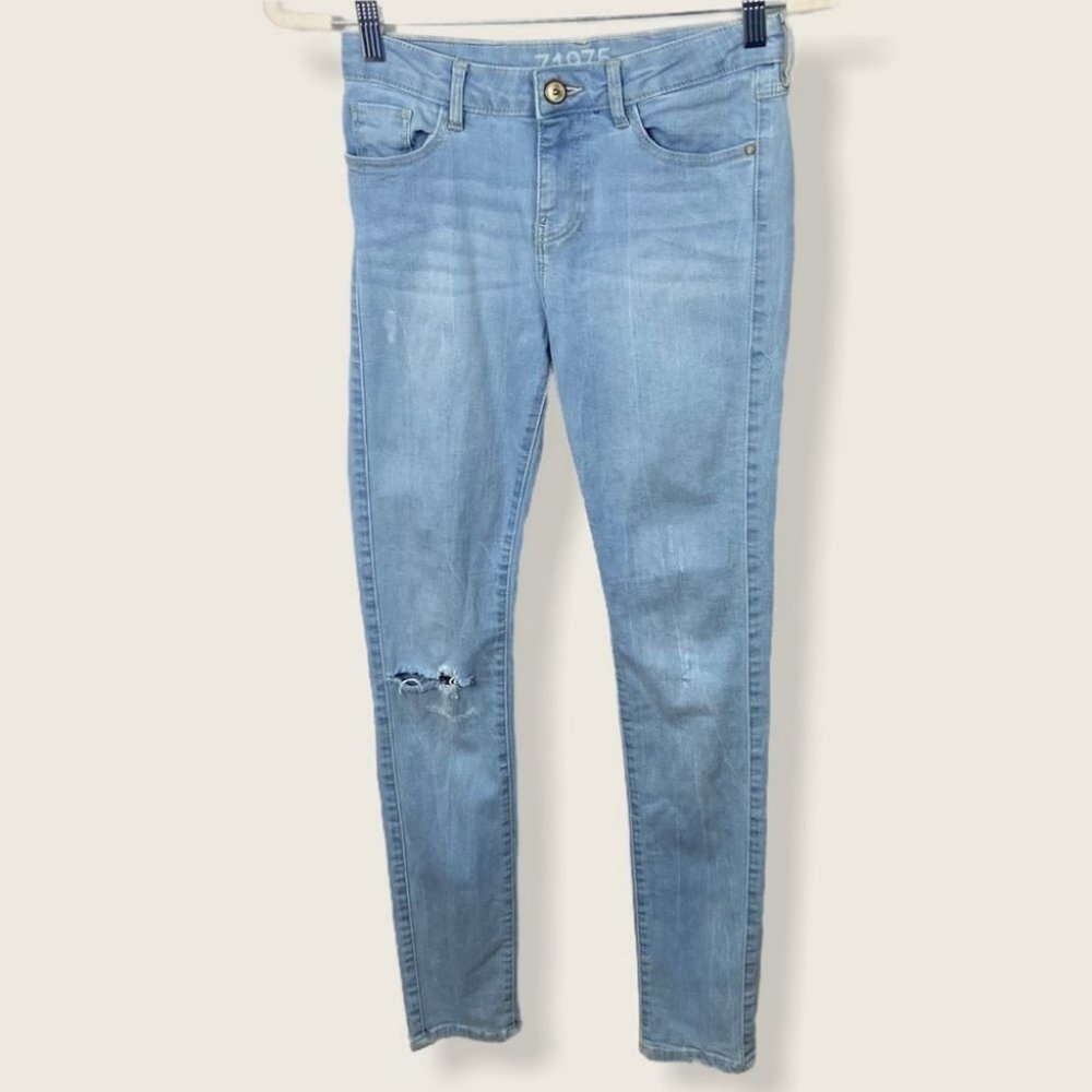 Zara Basic Classic Skinny Jeans Light‎ Blue Wash Size 2 Distressed Busted Knee